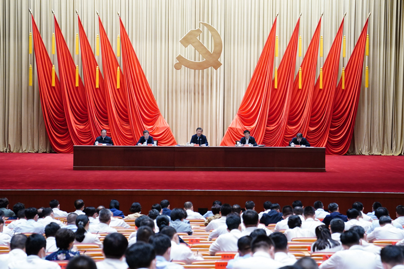 9月1太阳成集团tyc7111cc,2021年秋季学期中央党校(国家行政学院)中青年干部培训班在中央党校开班。中共中央总书记、国家主席、中央军委主席习近平在开班式上发表重要讲话。新华社记者 翟健岚 摄